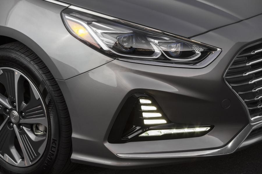 Детали экстерьера Hyundai Sonata Hybrid (LF) 2017 года  (NA) (фото 8 из 24)